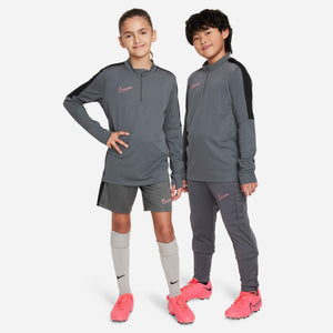 NIKE JR ACADEMY23 DRILL TOP IRON GREY/BLACK/SUNSET PULSE